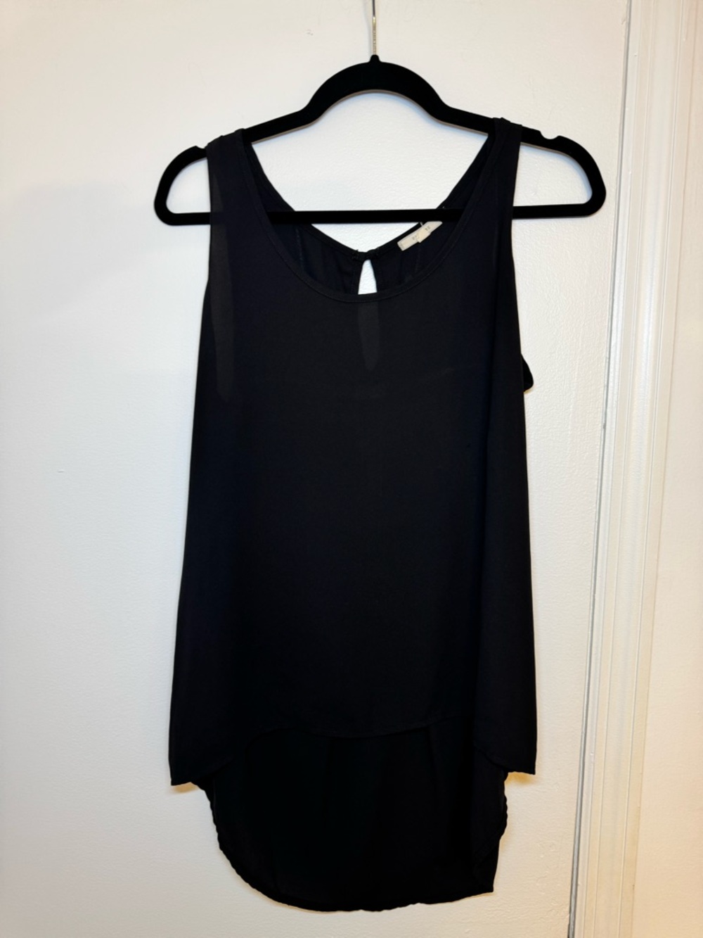 Pleione Black Sleeveless Chiffon Layered Tank Top